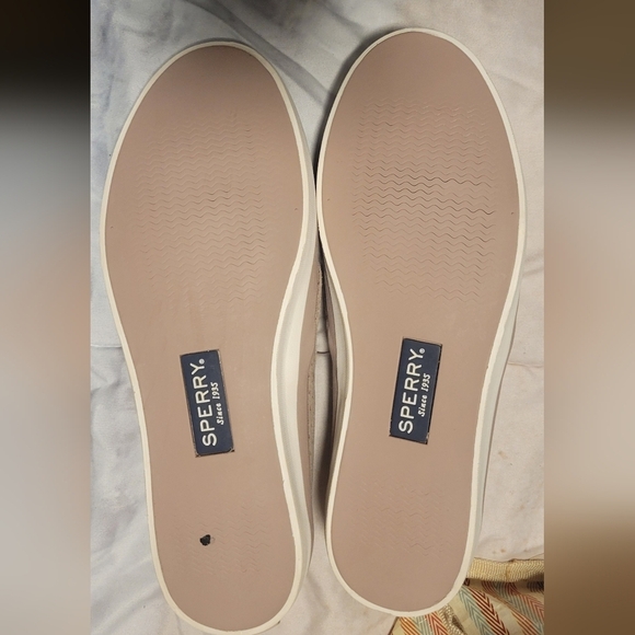 Sperry Shoes - Picture 3 of 4
